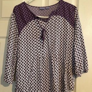 Woman’s blouse Laura Scott blouse.